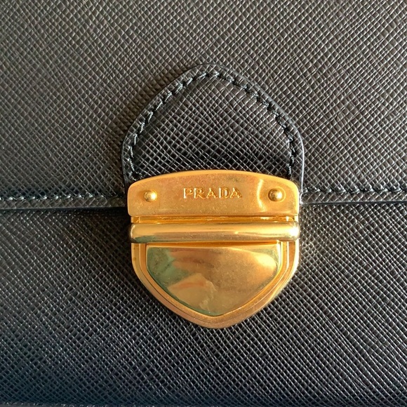 Authentic Prada
Flap Chain Small Black Saffiano Leather Shoulder Bag - Picture 10 of 16